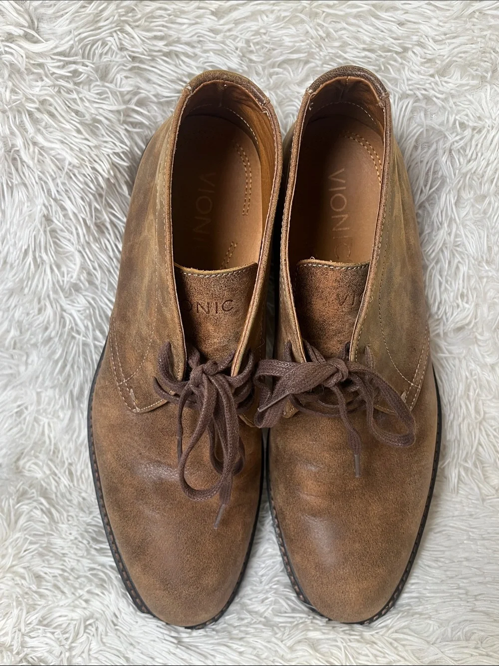 Vionic Men's Brown Leather Chukka Boots